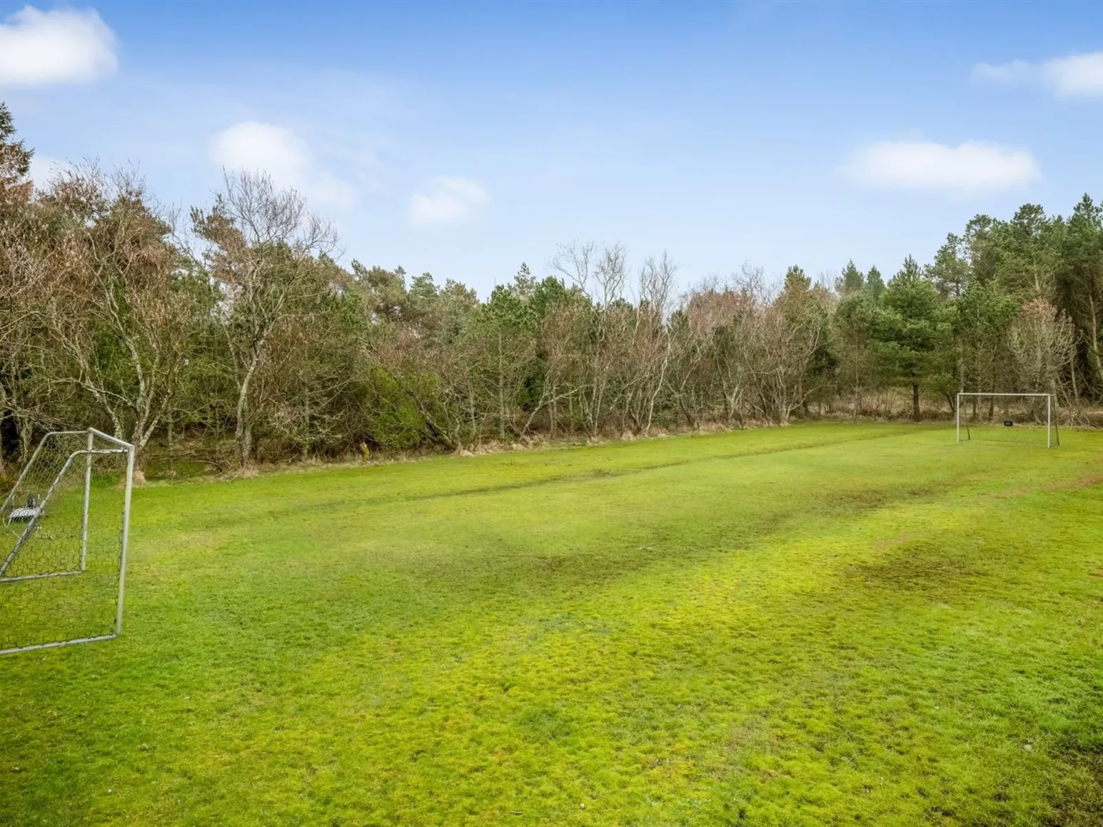 "Orm" - 2.3km from the sea-Buiten