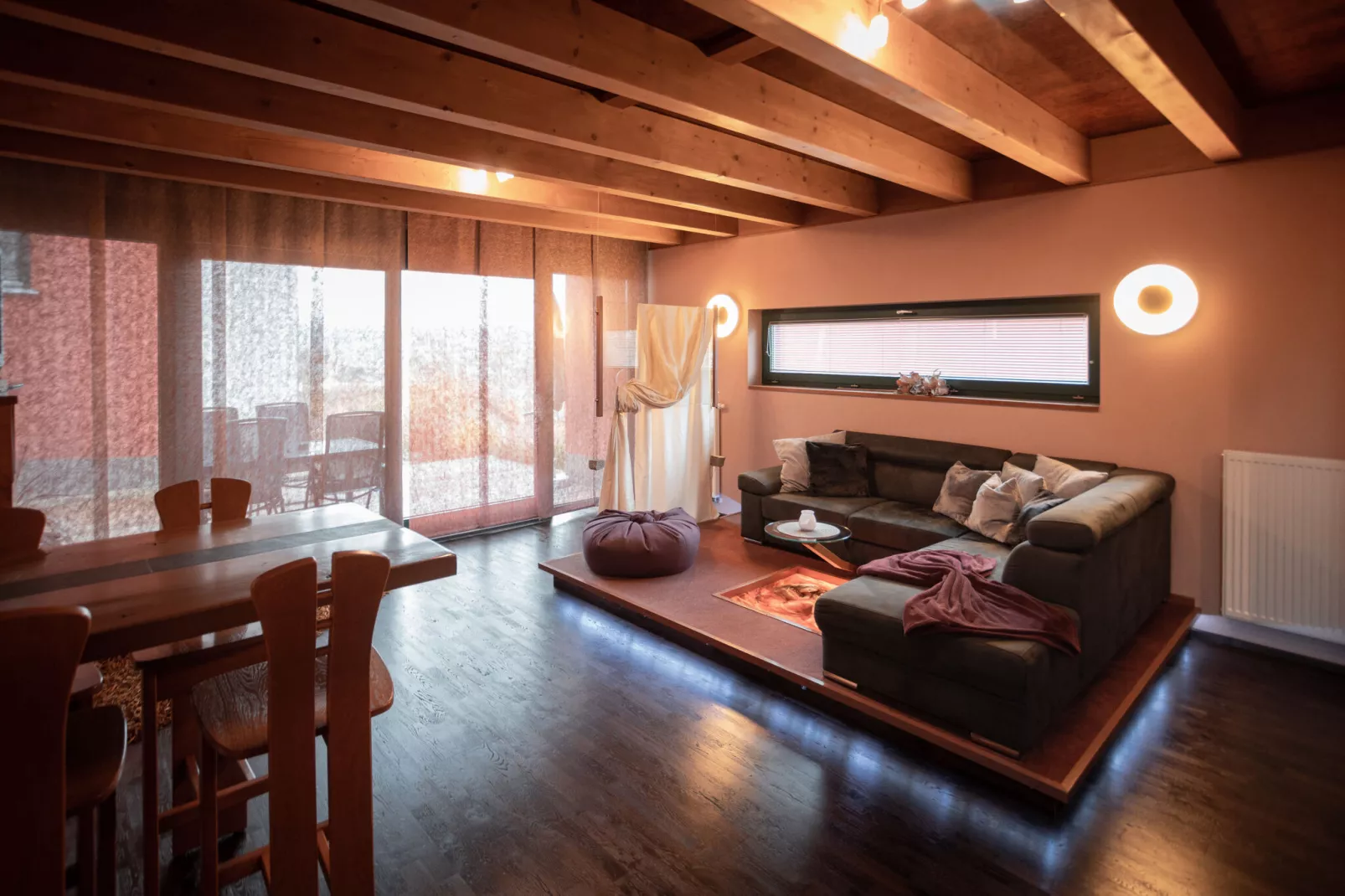 Vakantiehuis met sauna en whirlpool-Woonkamer