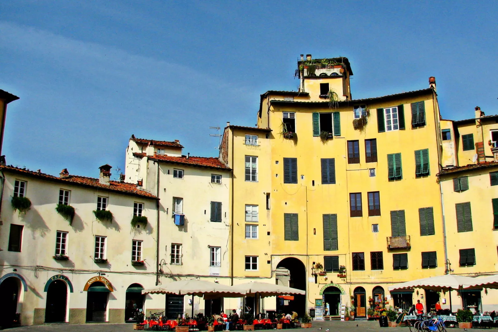 Anna Anfiteatro di Lucca-Gebieden zomer 1km