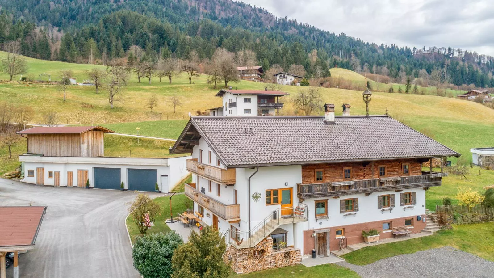 Litzlhof Kraftplatzl-Buitenkant zomer