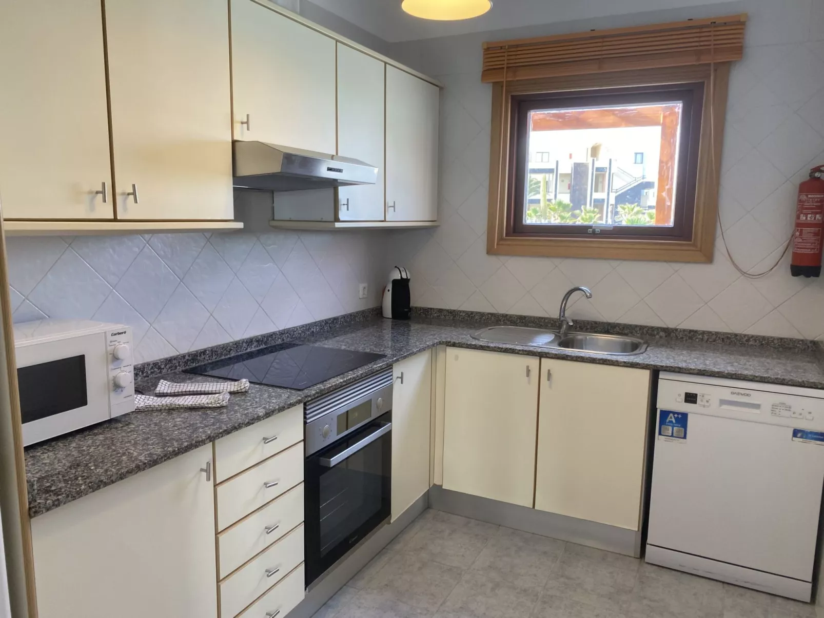 Villa Capri en Playa Blanca-Binnen