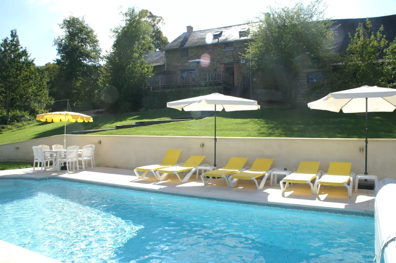 Maison de vacances Sussac-Zwembad