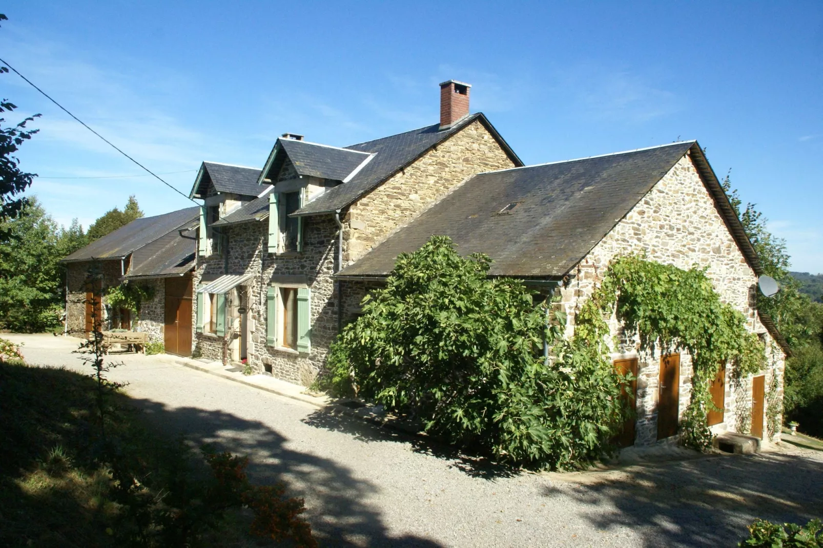 Maison de vacances Sussac-Buitenkant zomer