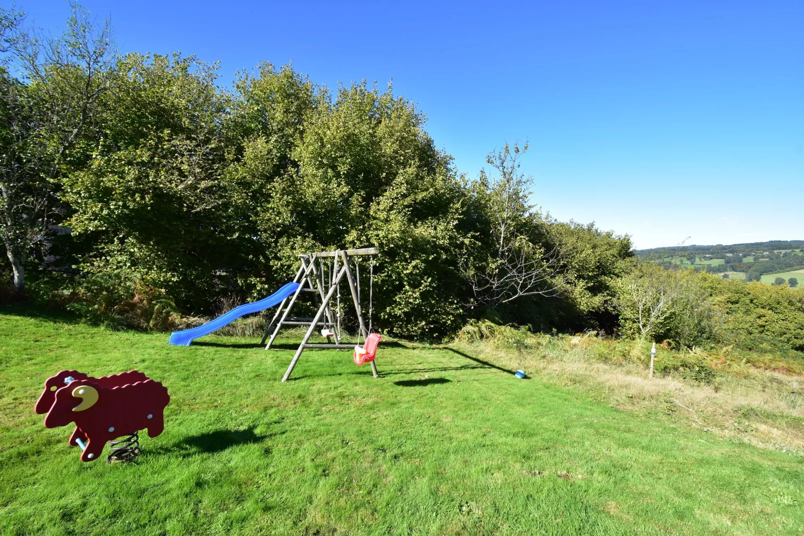 Maison de vacances Sussac-Tuinen zomer