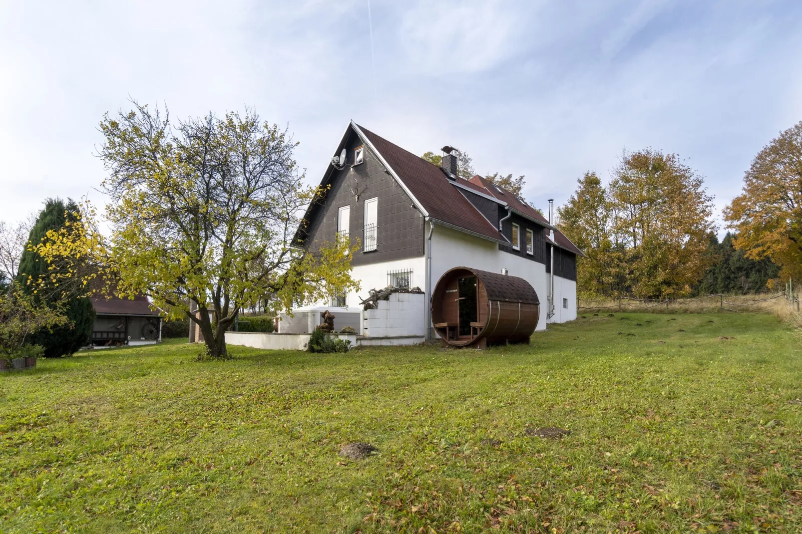 Jagdschloß Klingenthal / Graslitz-Buitenkant zomer