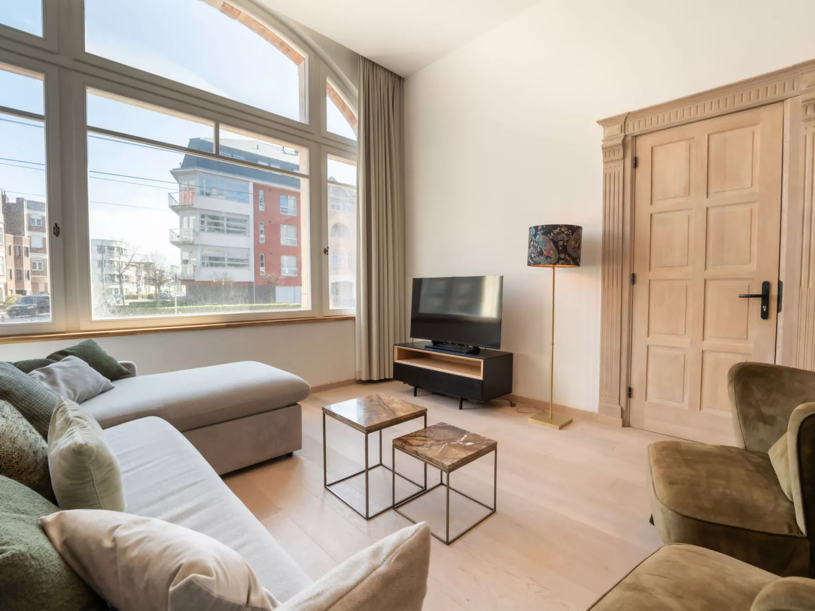 Historical and spacious "La Tourelle I"-Binnen