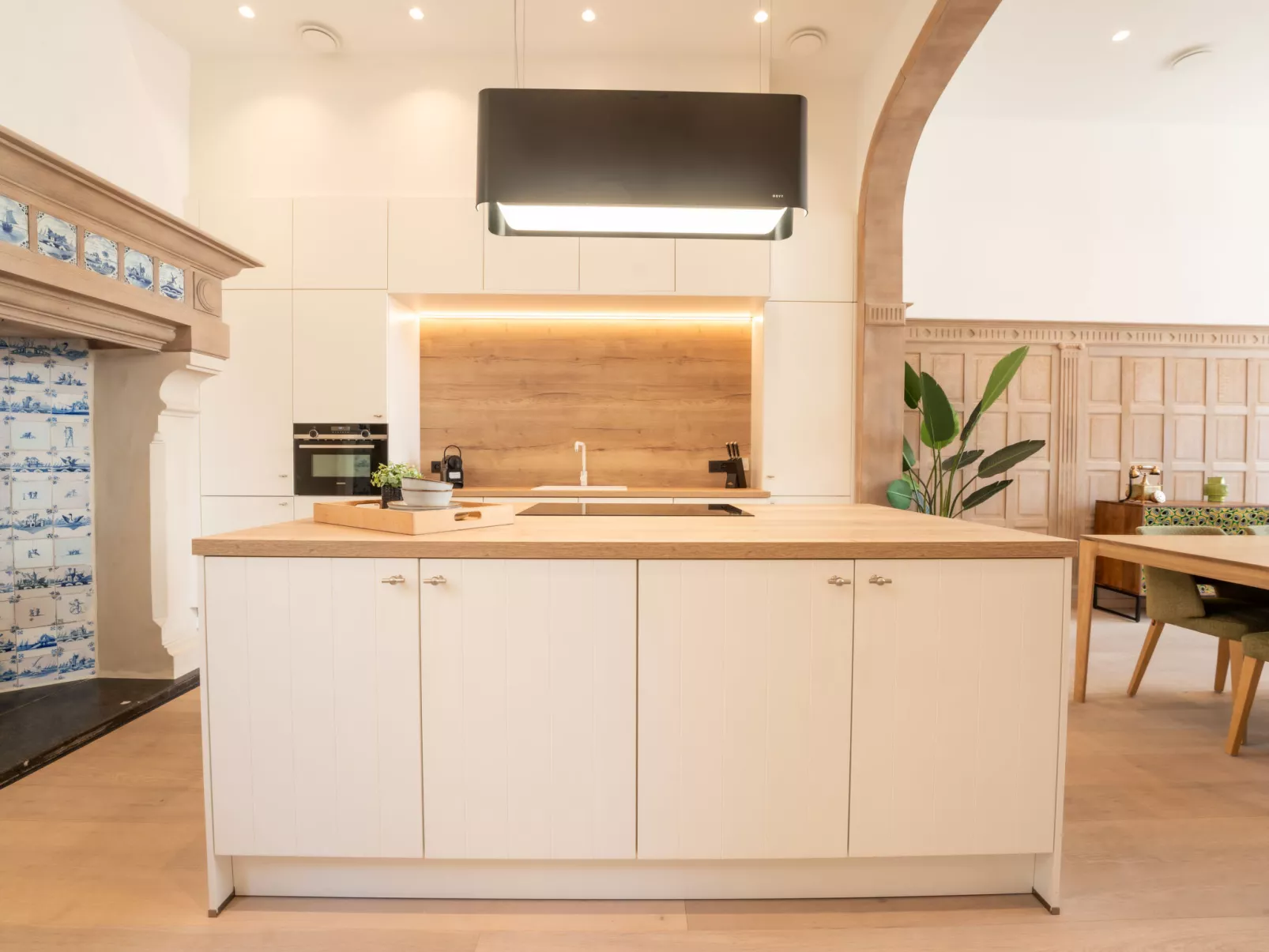 Historical and spacious "La Tourelle I"-Binnen