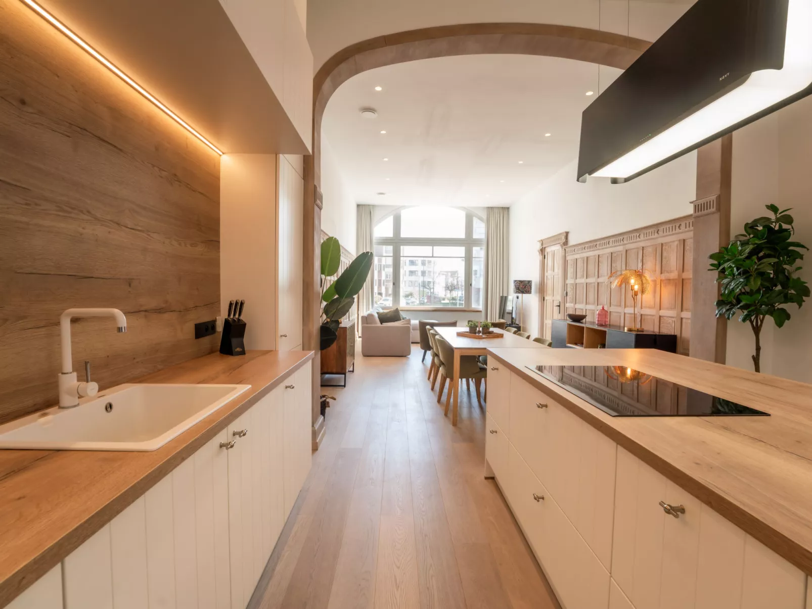 Historical and spacious "La Tourelle I"-Binnen