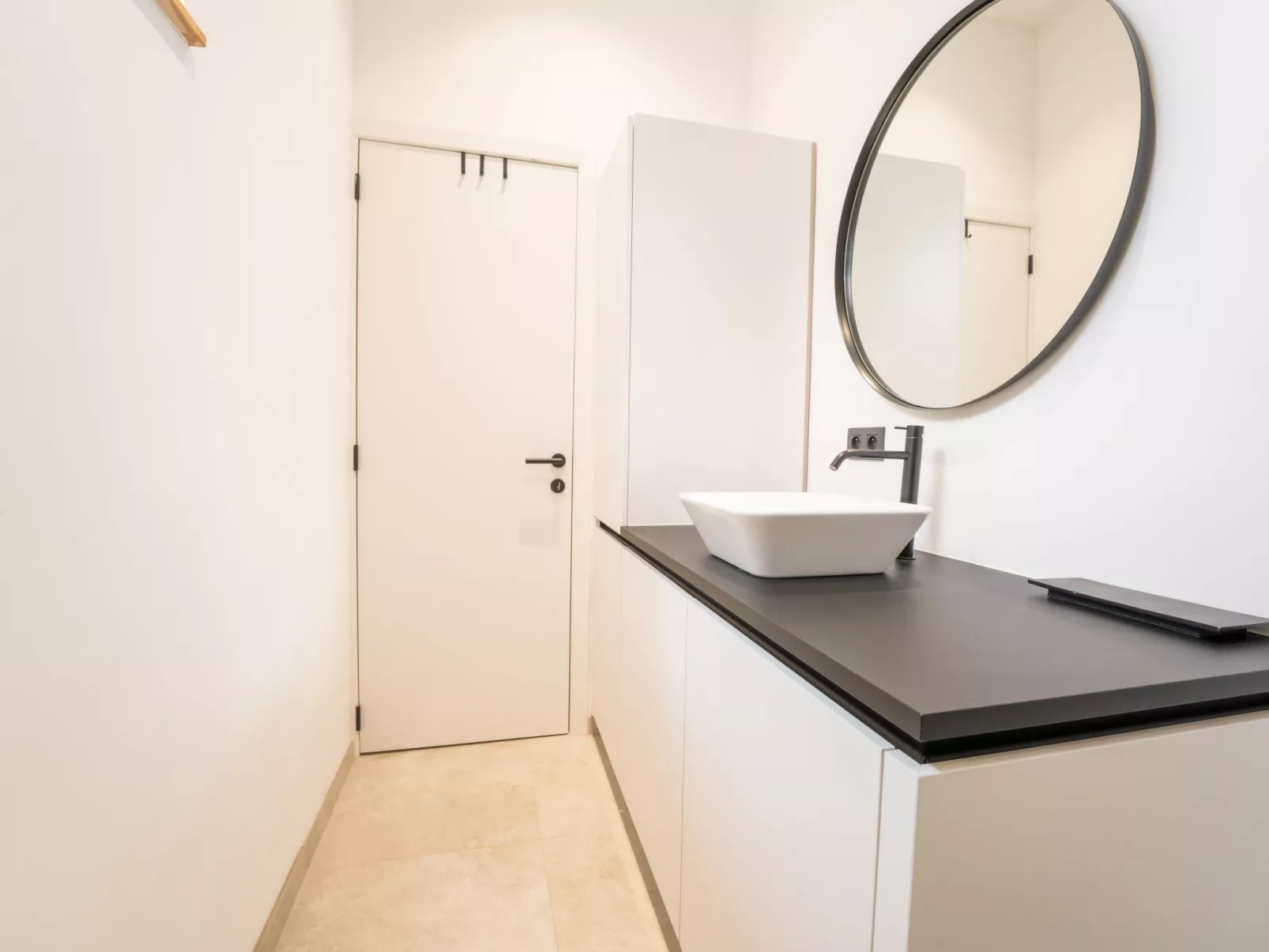 Historical and spacious "La Tourelle I"-Binnen