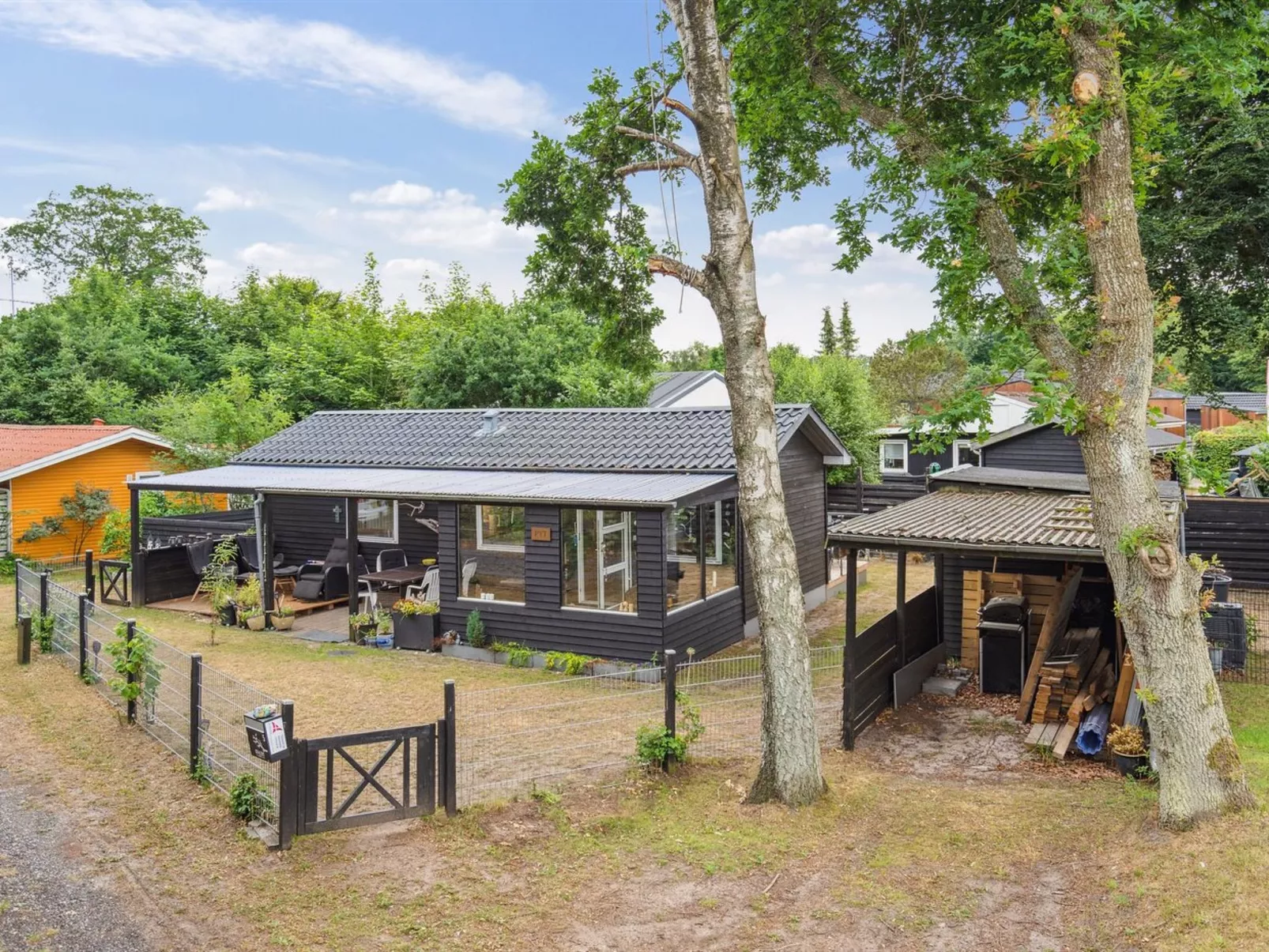 "Tjarven" - 300m from the sea-Buiten
