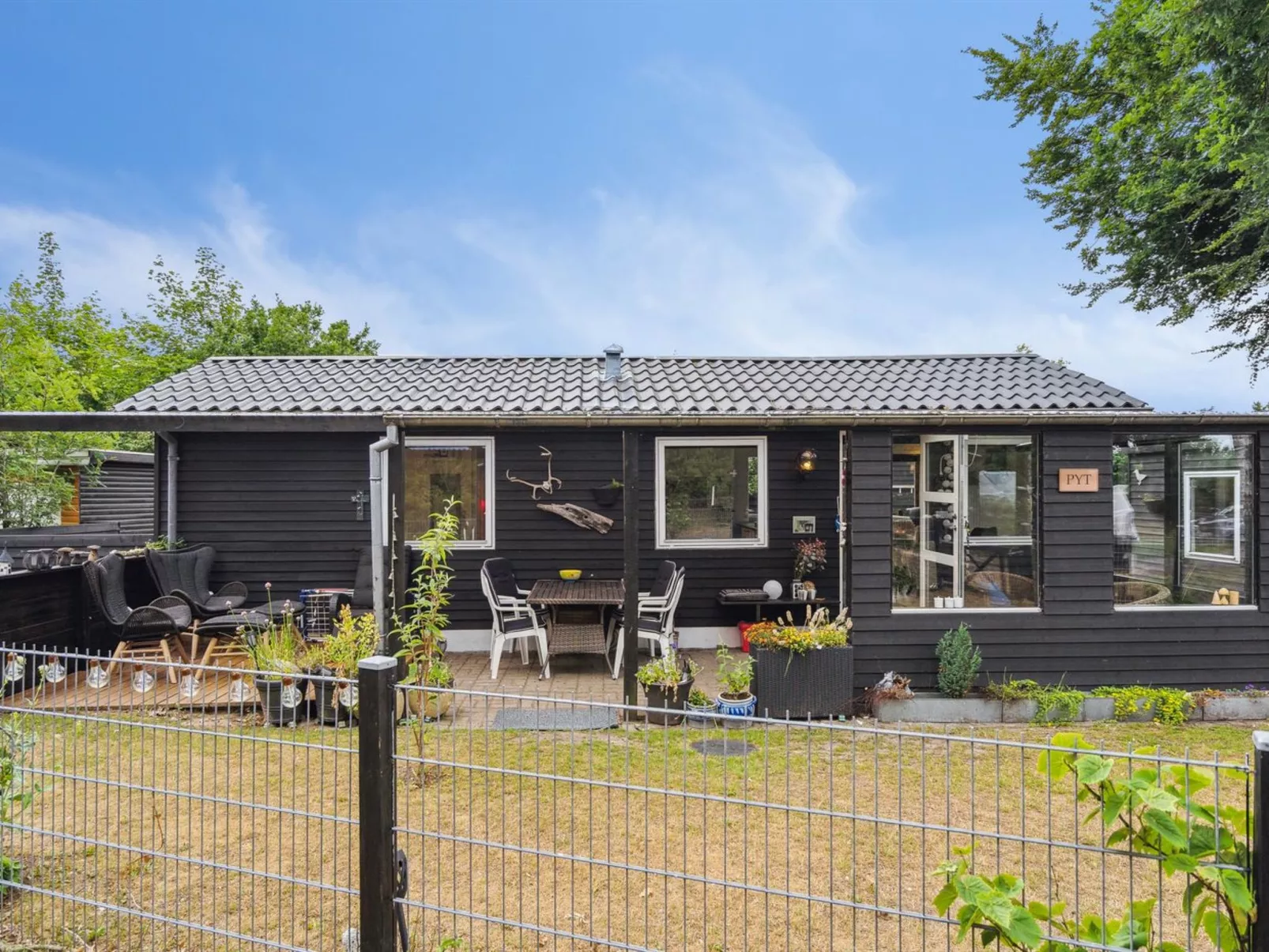 "Tjarven" - 300m from the sea-Buiten