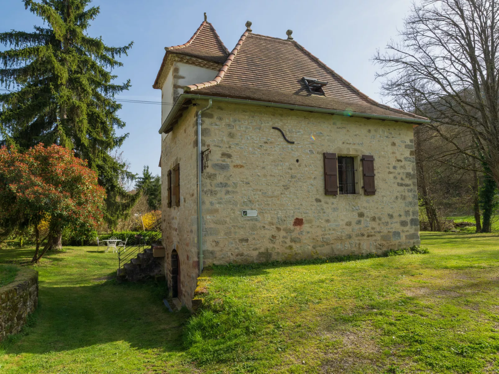 Le Moulin-Buiten
