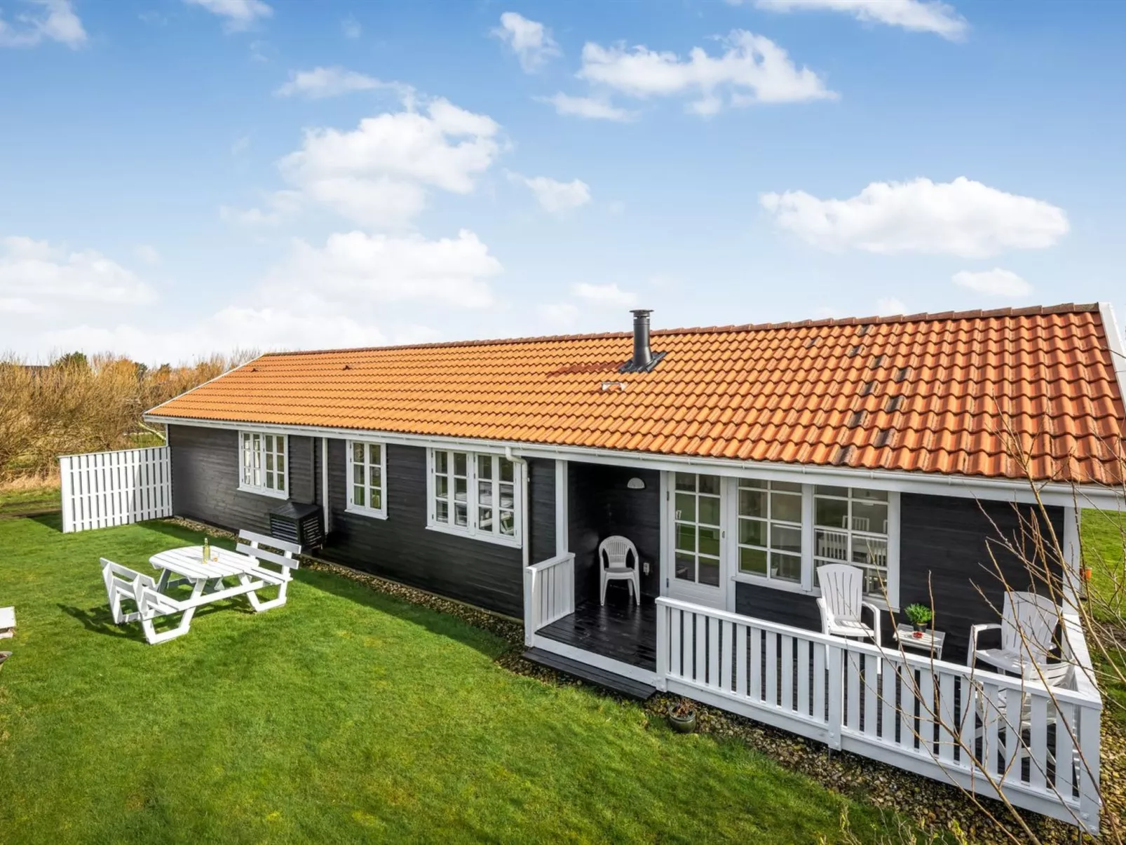 "Torhild" - 700m from the sea-Buiten