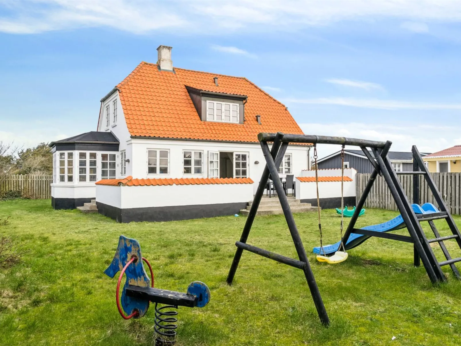 "Birtir" - 200m from the sea-Buiten
