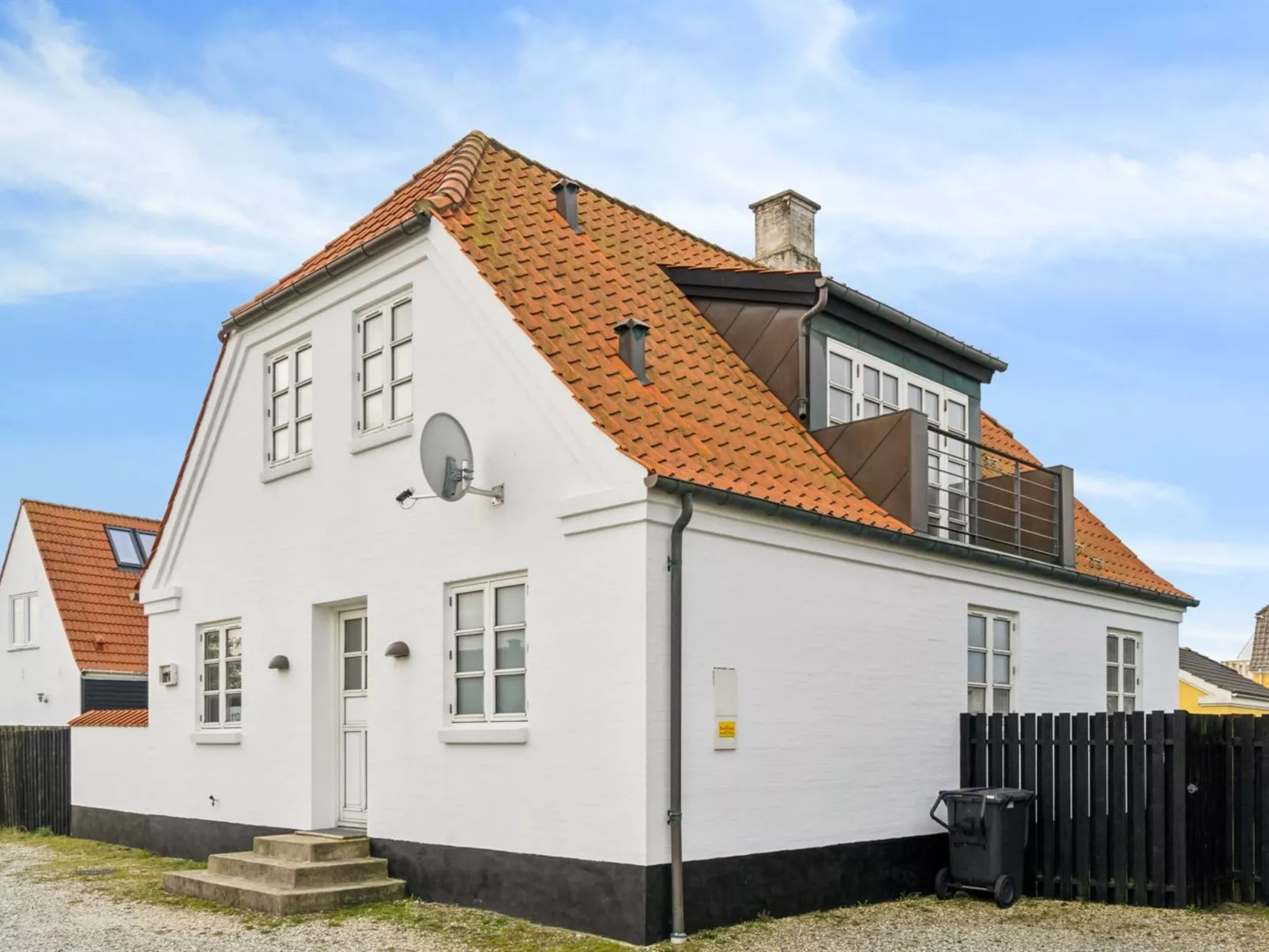 "Birtir" - 200m from the sea-Buiten