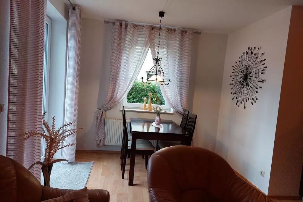 478305-Eetkamer