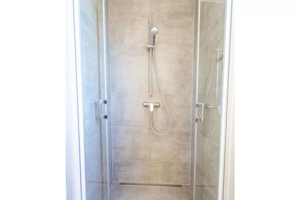 279028-Badkamer