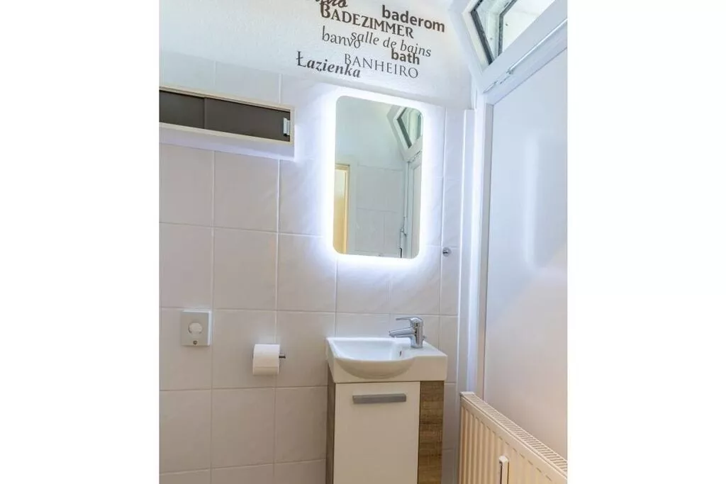 279028-Badkamer