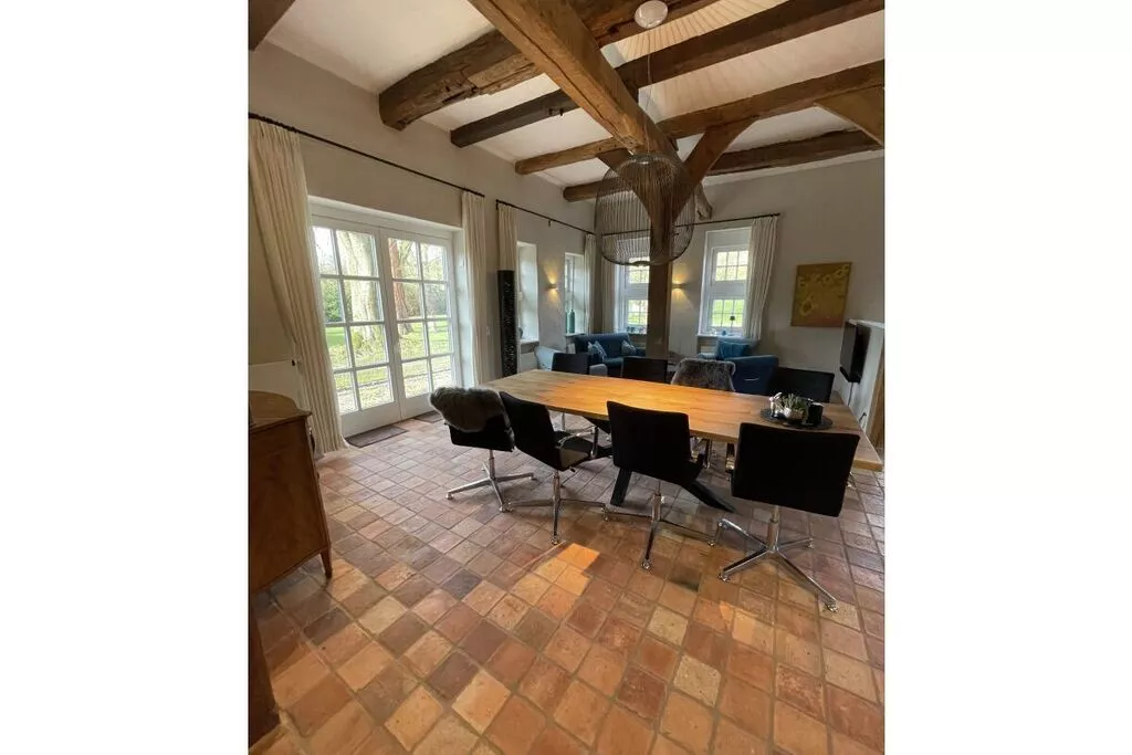 381797-Eetkamer