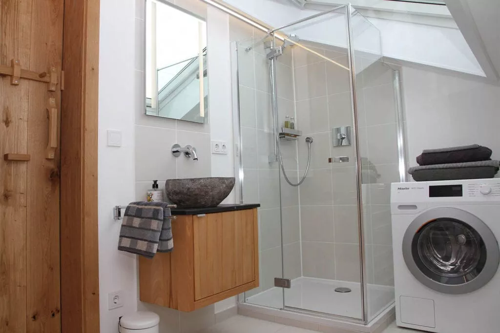 276374-Badkamer