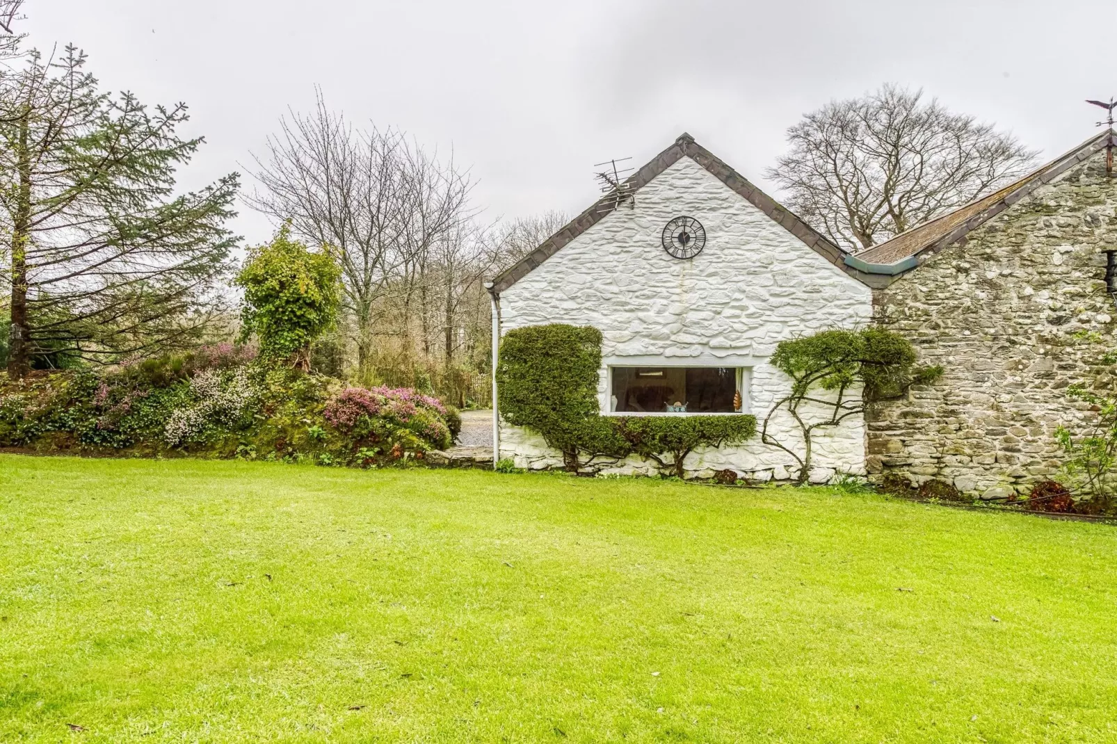 Brodawel - Field Cottage-Buitenkant zomer