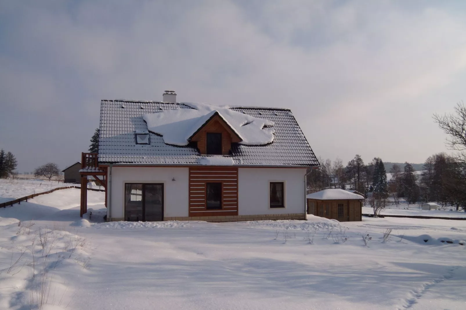 Koruna 12 persoons woning-Exterieur winter