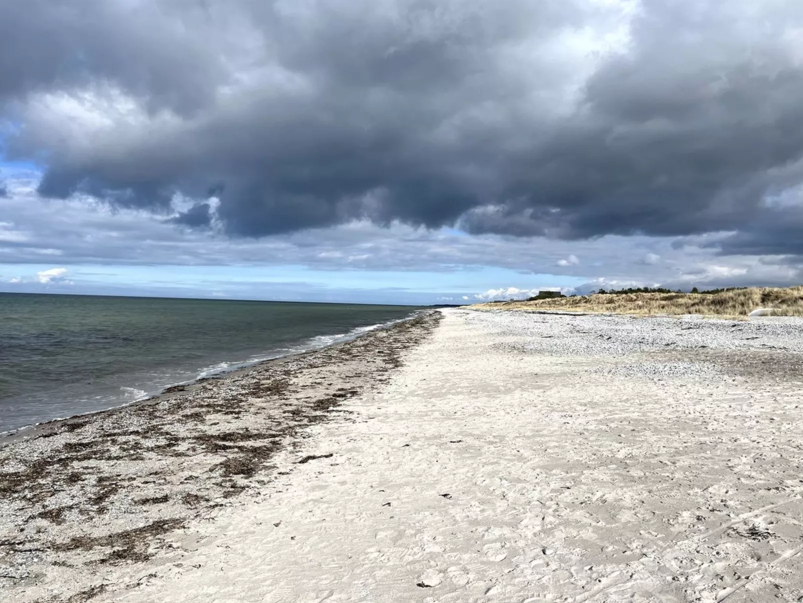 "Sune" - 175m from the sea-Buiten