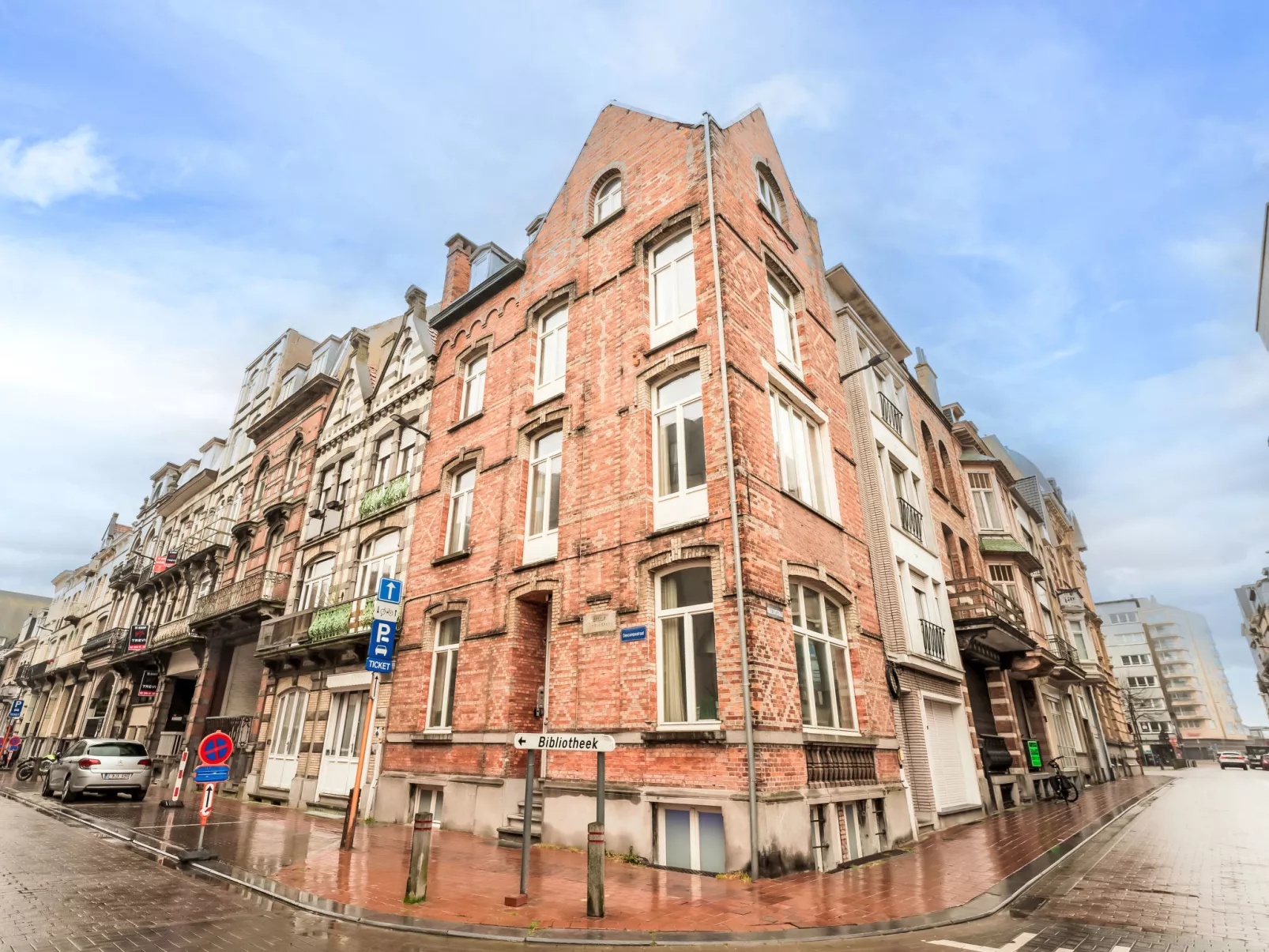 Centrally located "Charlemagne I"-Buiten