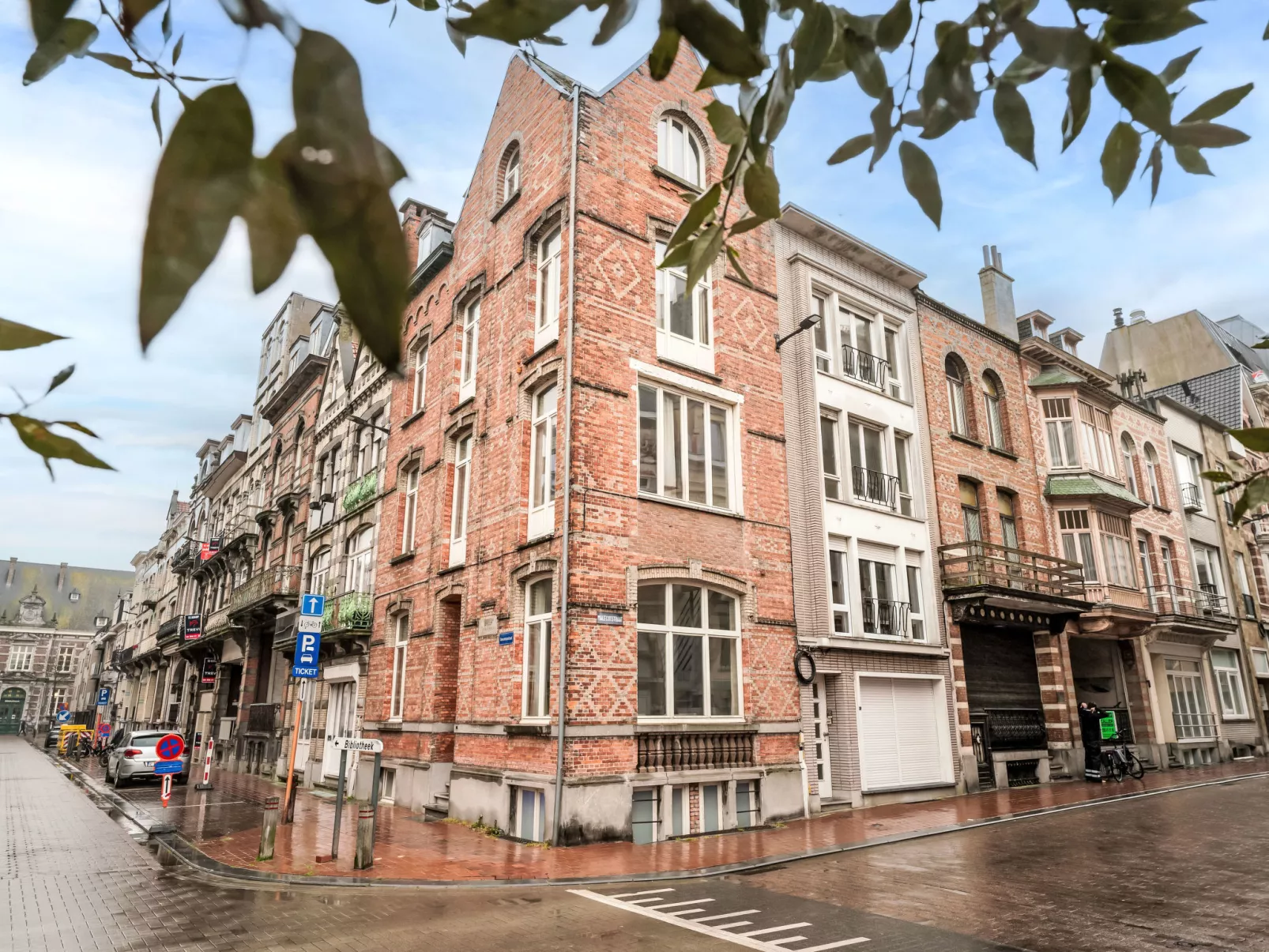 Centrally located "Charlemagne I"-Buiten