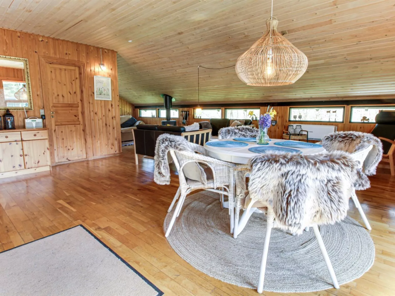 "Amela" - 30km from the sea-Binnen
