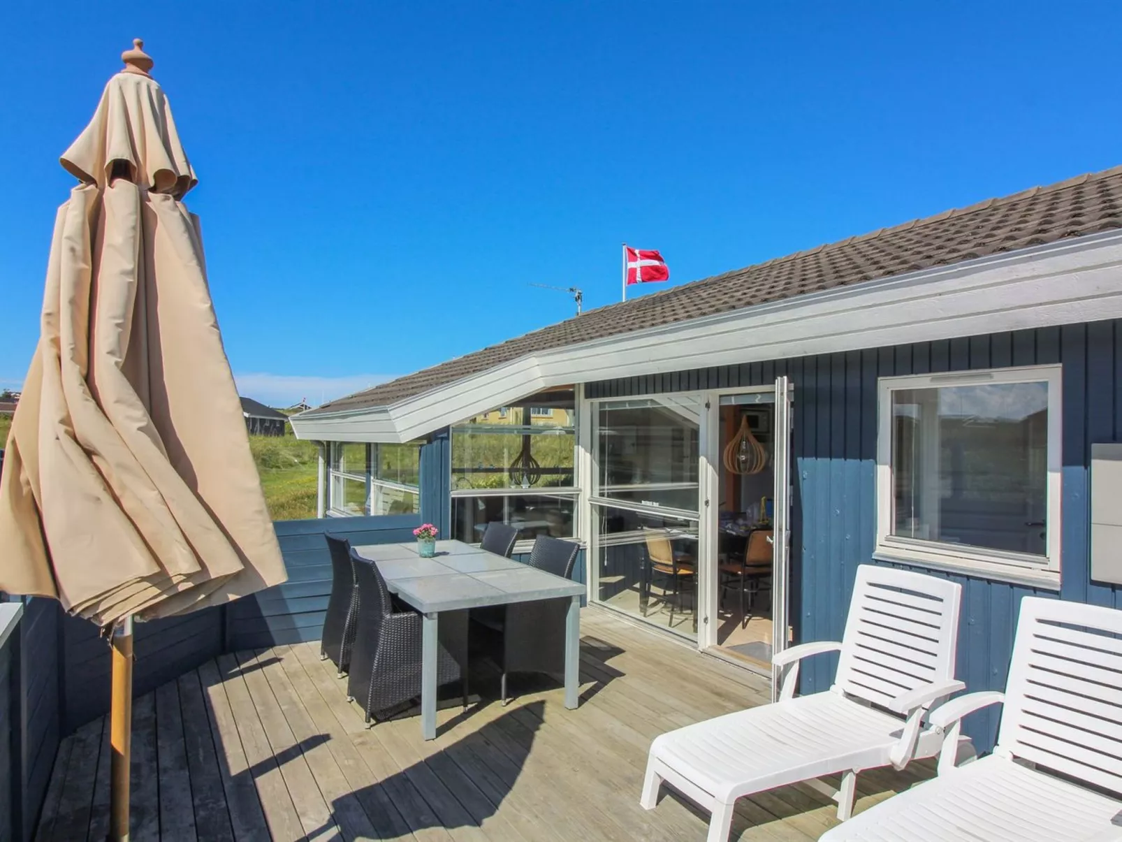 "Mitre" - 300m from the sea-Buiten