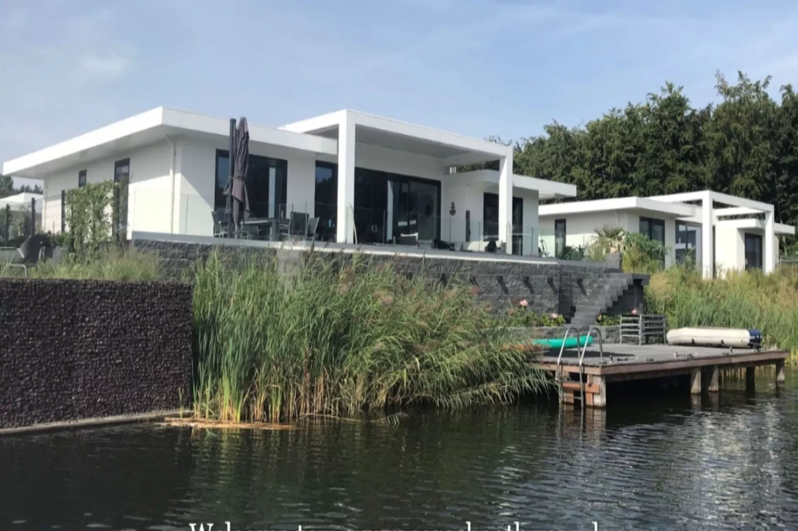 Sara's Boathouse 372-Niet-getagd