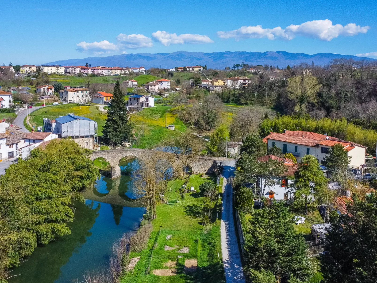 La Casa del Ponte Romano-Buiten