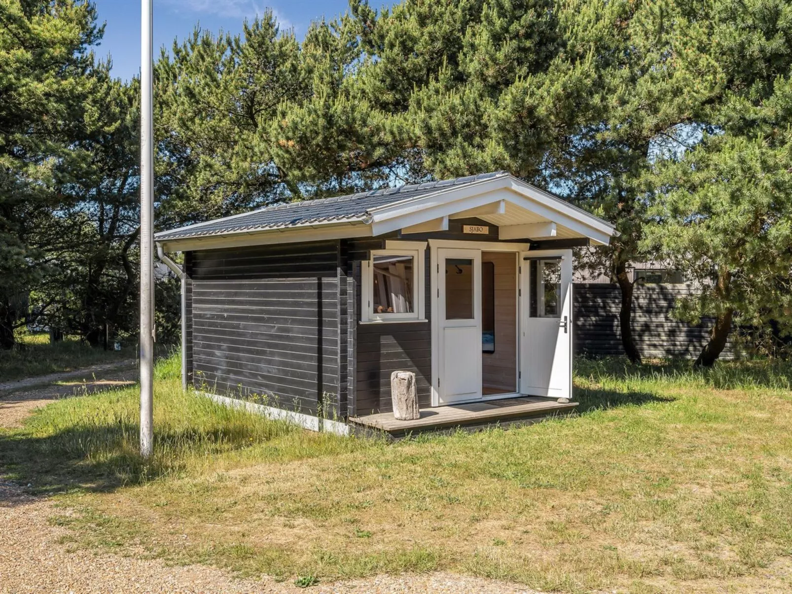"Flora" - 1.5km from the sea-Binnen