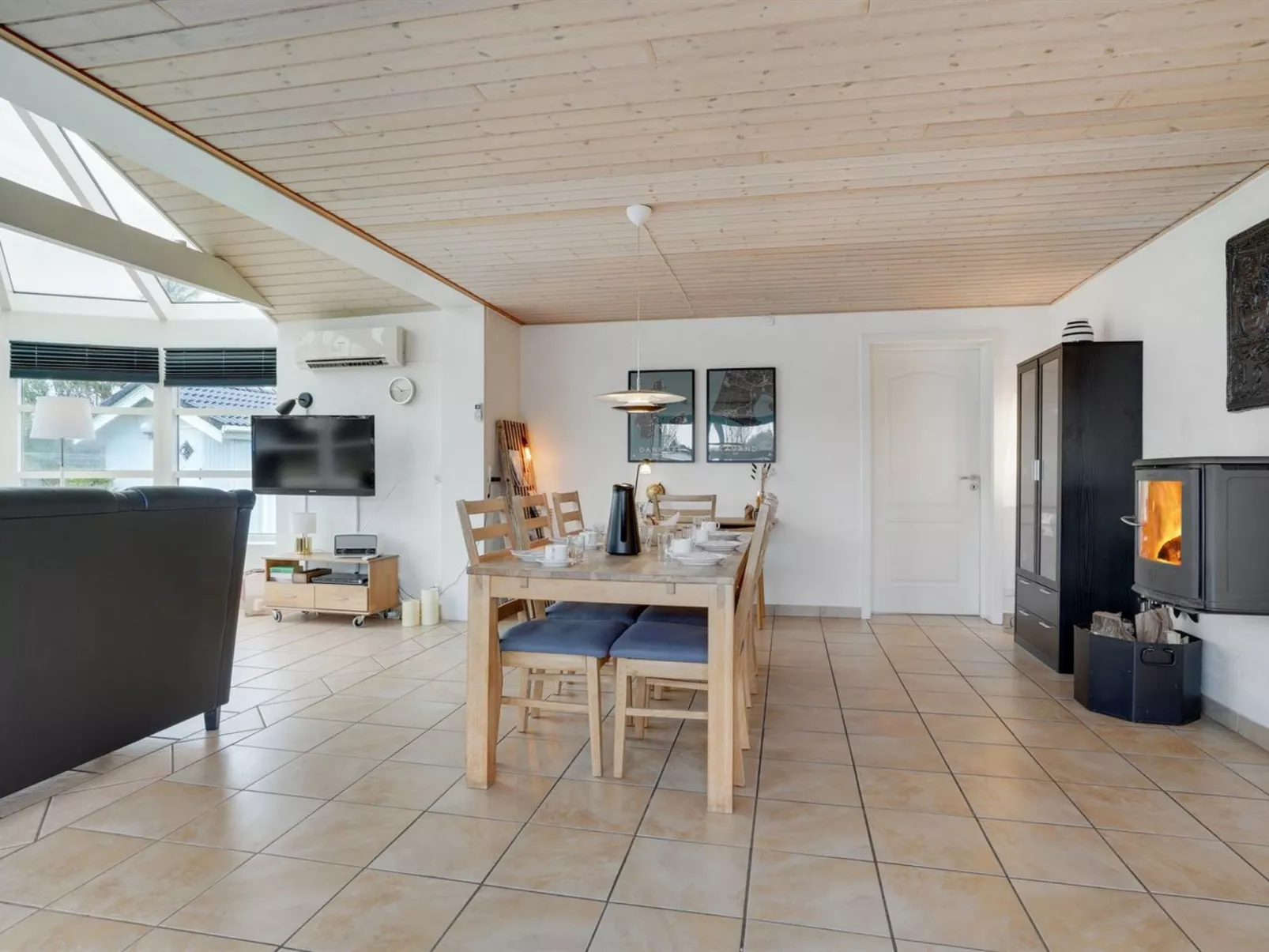 "Svenn" - 400m from the sea-Binnen