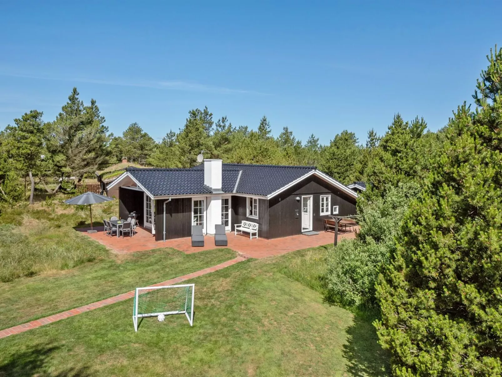 "Raili" - 1.5km from the sea-Buiten