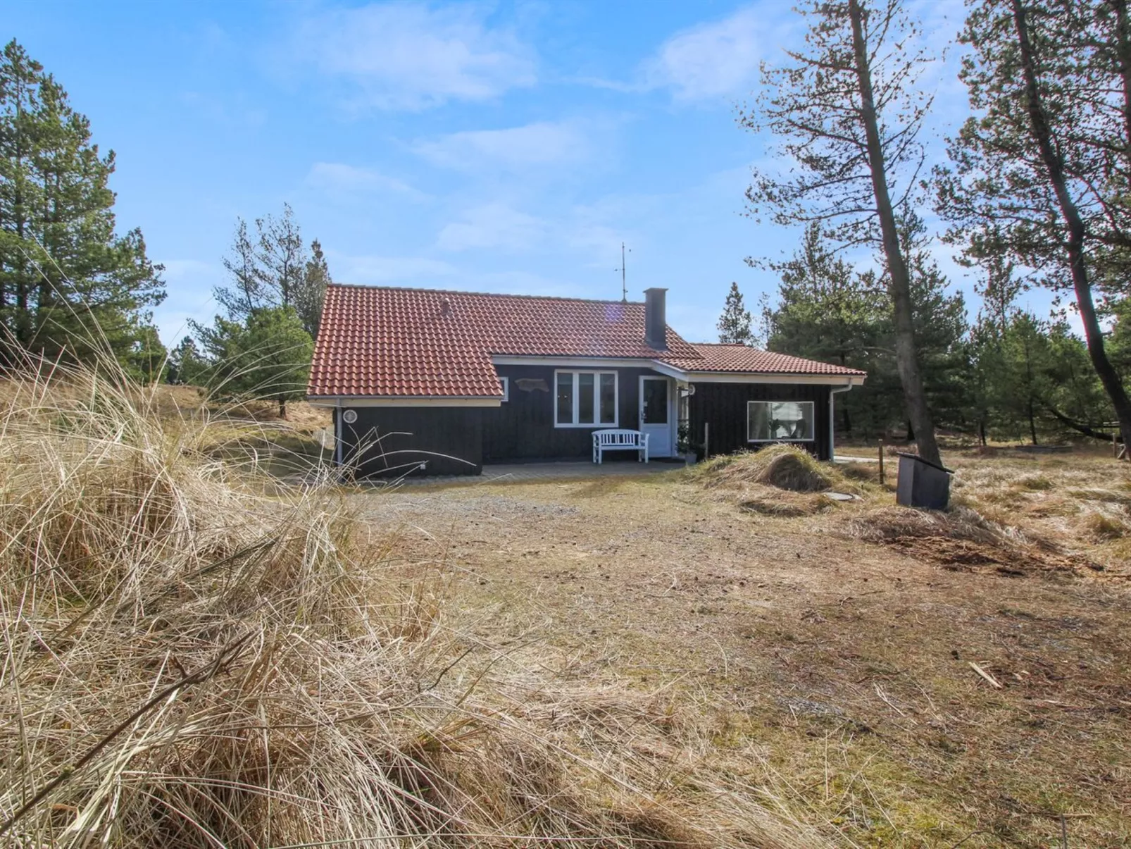 "Augustine" - 1.6km from the sea-Buiten