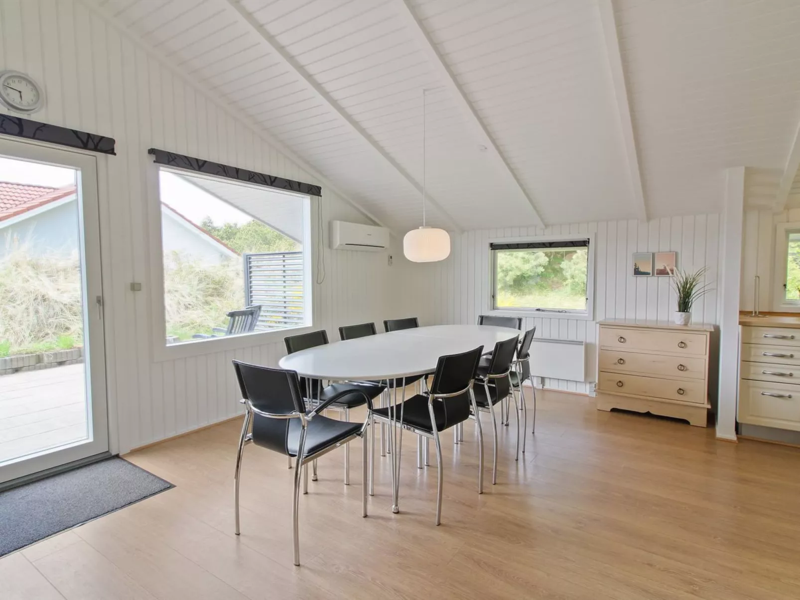 "Darina" - 1.5km from the sea-Binnen