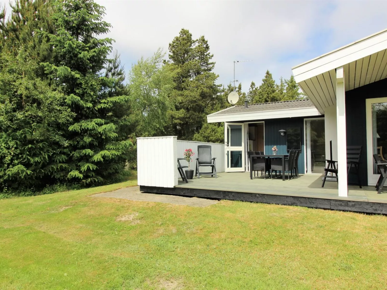 "Atla" - 2.5km from the sea-Buiten
