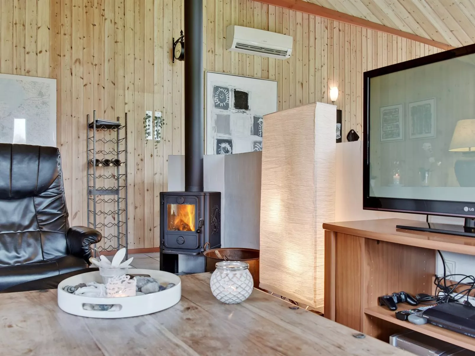 "Aisa" - 10.5km from the sea-Binnen