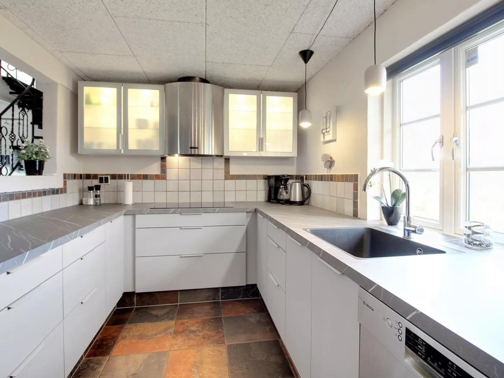 "Effy" - 350m from the sea-Binnen