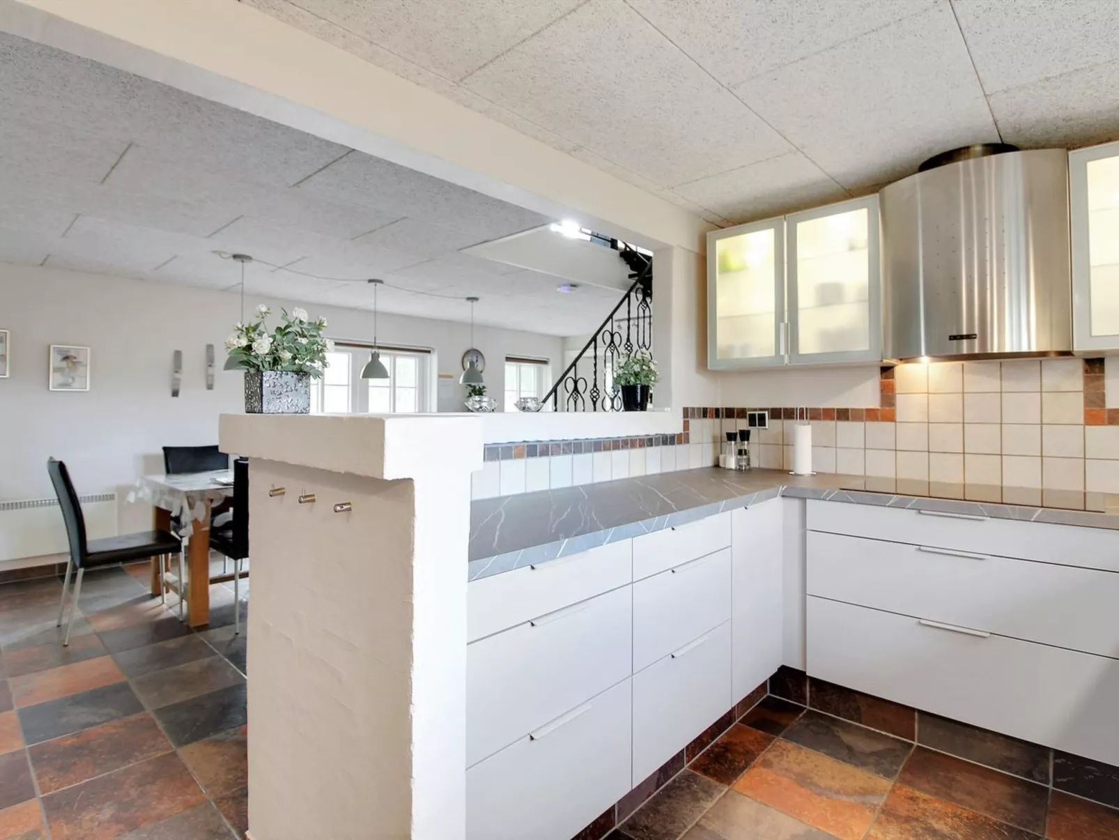 "Effy" - 350m from the sea-Binnen