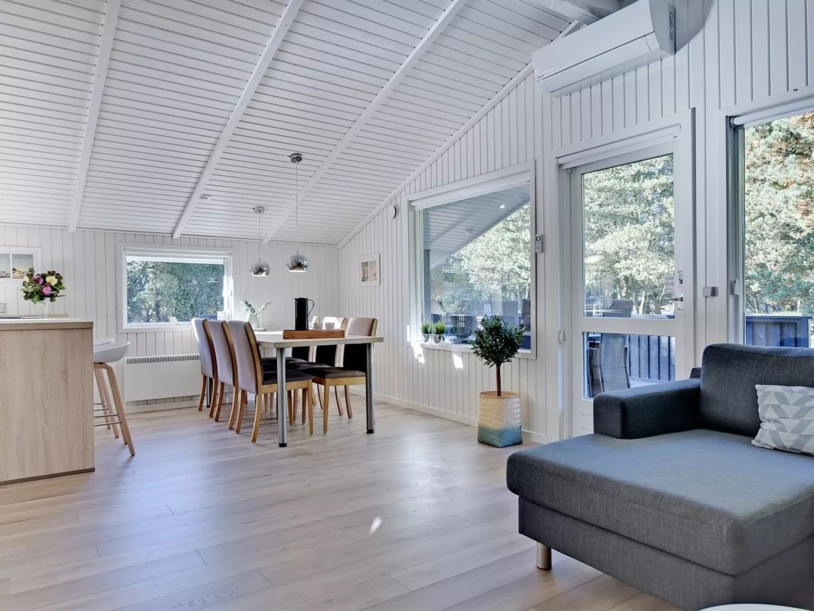 "Eirik" - 2.5km from the sea-Binnen