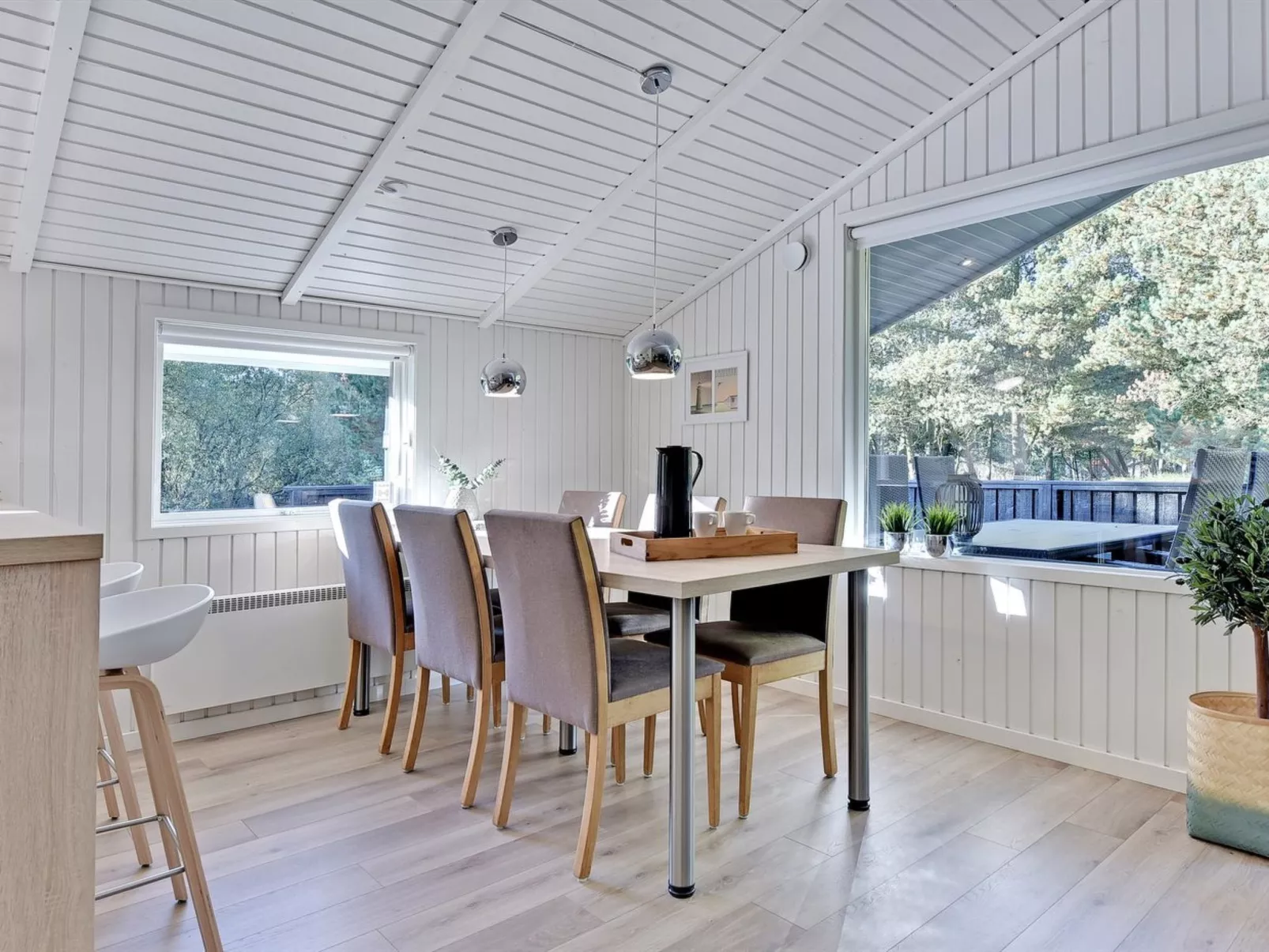 "Eirik" - 2.5km from the sea-Binnen