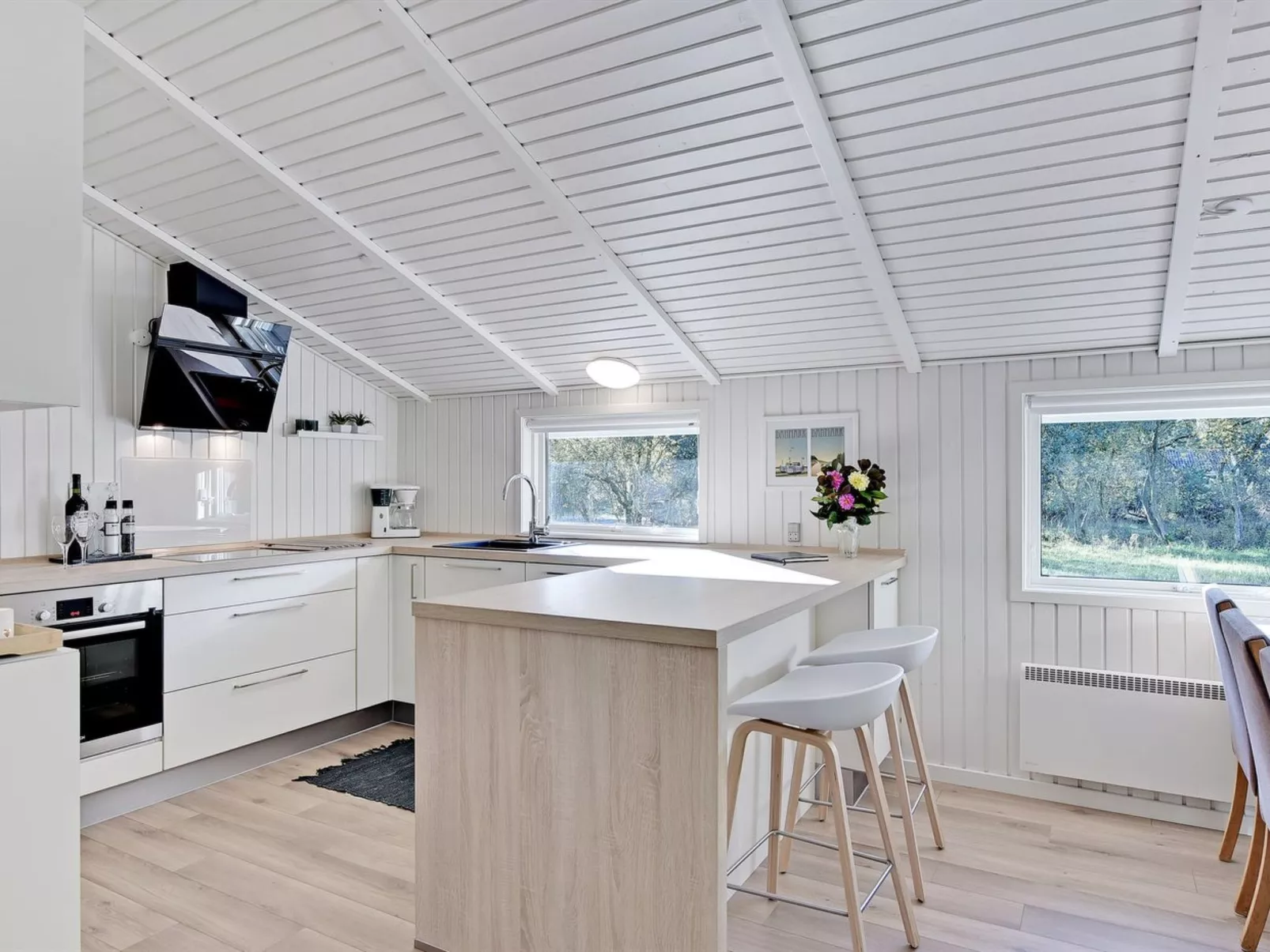 "Eirik" - 2.5km from the sea-Binnen
