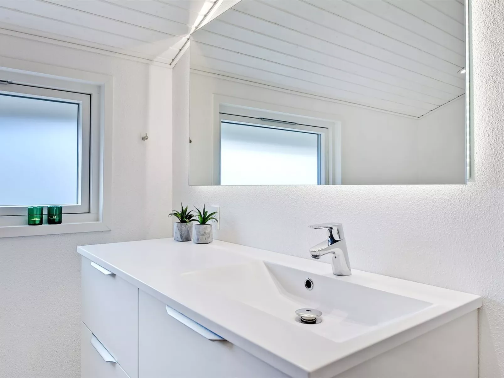 "Eirik" - 2.5km from the sea-Buiten