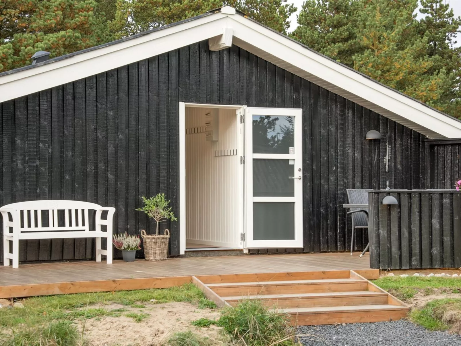 "Eirik" - 2.5km from the sea-Buiten