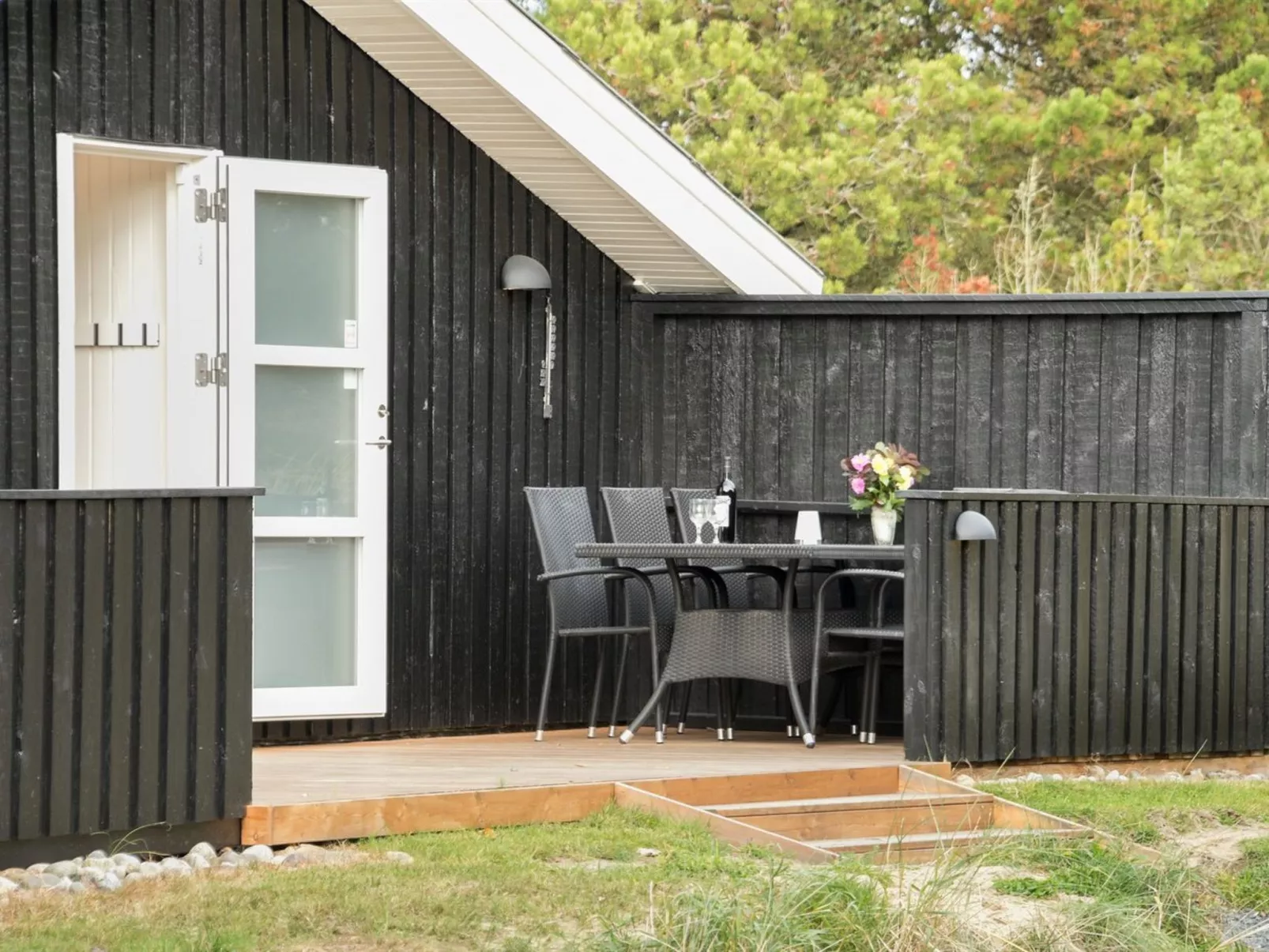 "Eirik" - 2.5km from the sea-Buiten