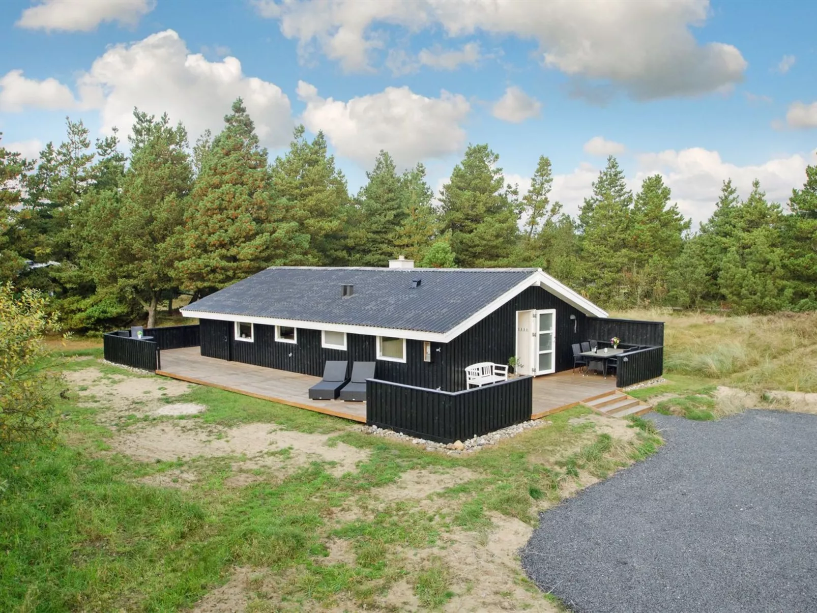 "Eirik" - 2.5km from the sea-Buiten