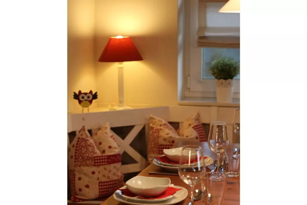 382083-Eetkamer